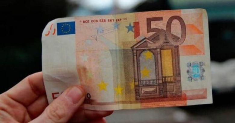 Τι αλλάζει άμεσα: Χωρίς μετρητά η πληρωμή πάνω από 500 ευρώ