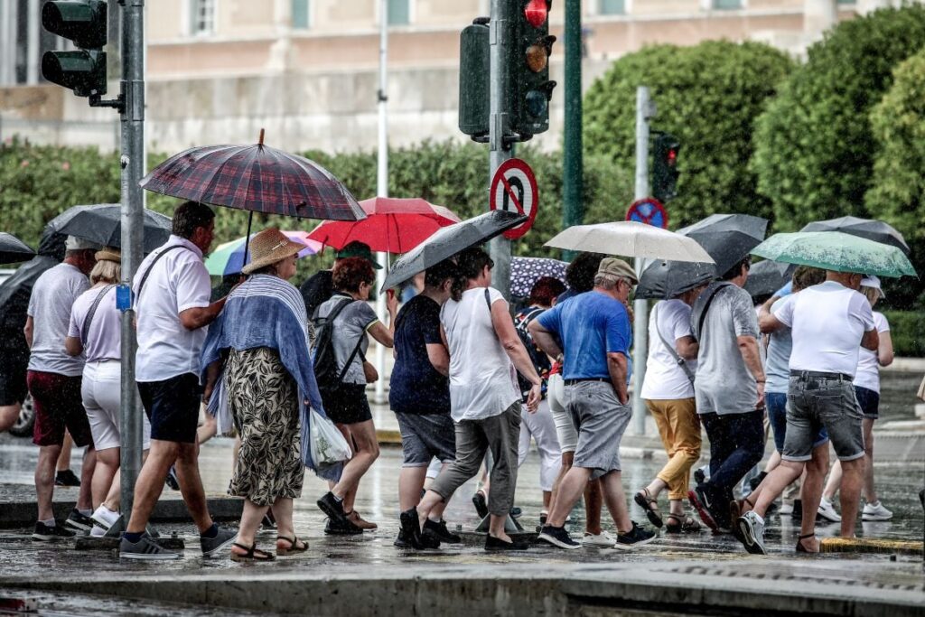 Live εικόνα: Ξεκινά σήμερα η κακοκαιρία - Τι θα συμβεί στην Αττική