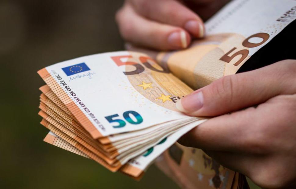 Συνταξεις: Αν έχετε τόση σύνταξη παίρνετε επίδομα 200 ευρώ