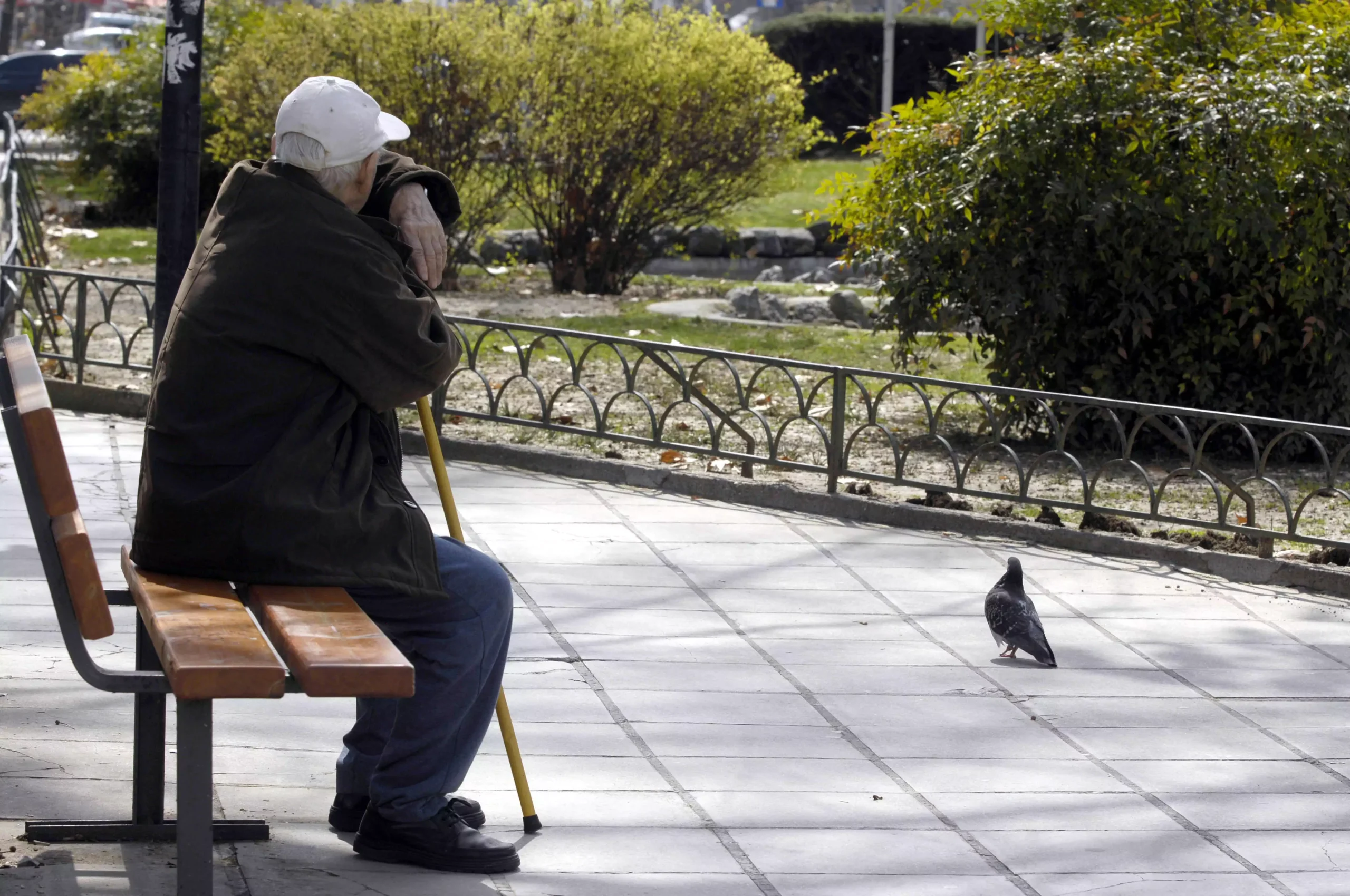 Προσοχή! Ποιοι συνταξιούχοι κινδυνεύουν να χάσουν 12 συντάξεις