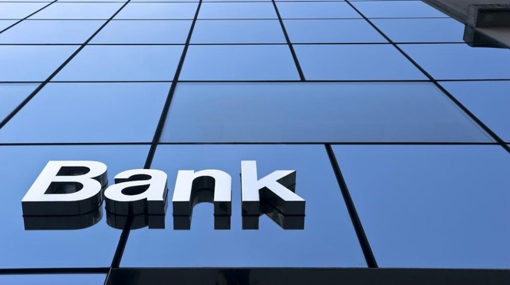 Προσοχή! Κλείνουν οι τράπεζες - Τι ισχύει για δόσεις και πληρωμές