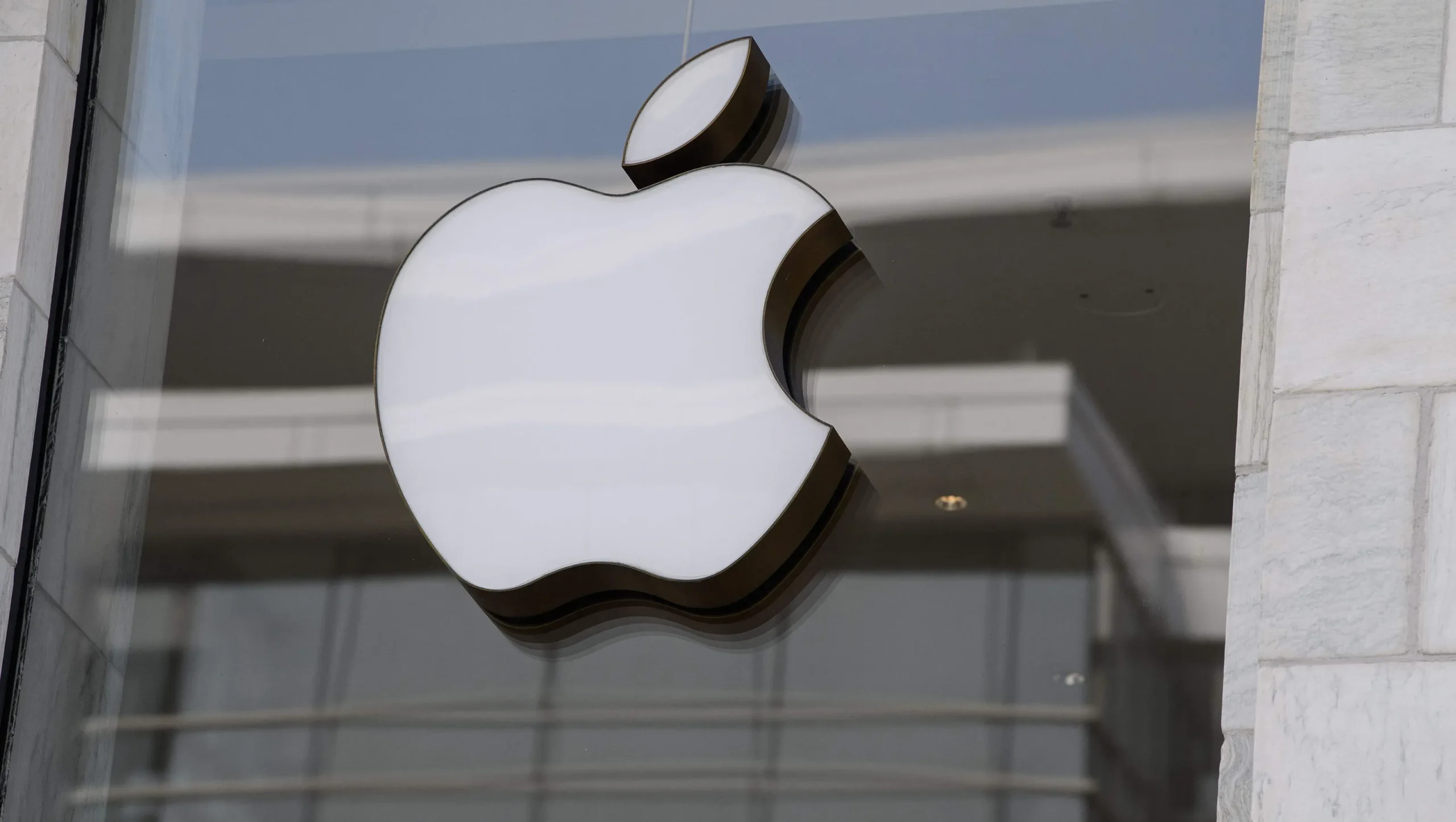 Συναγερμός με την Apple - Τι κατηγορίες αντιμετωπίζει