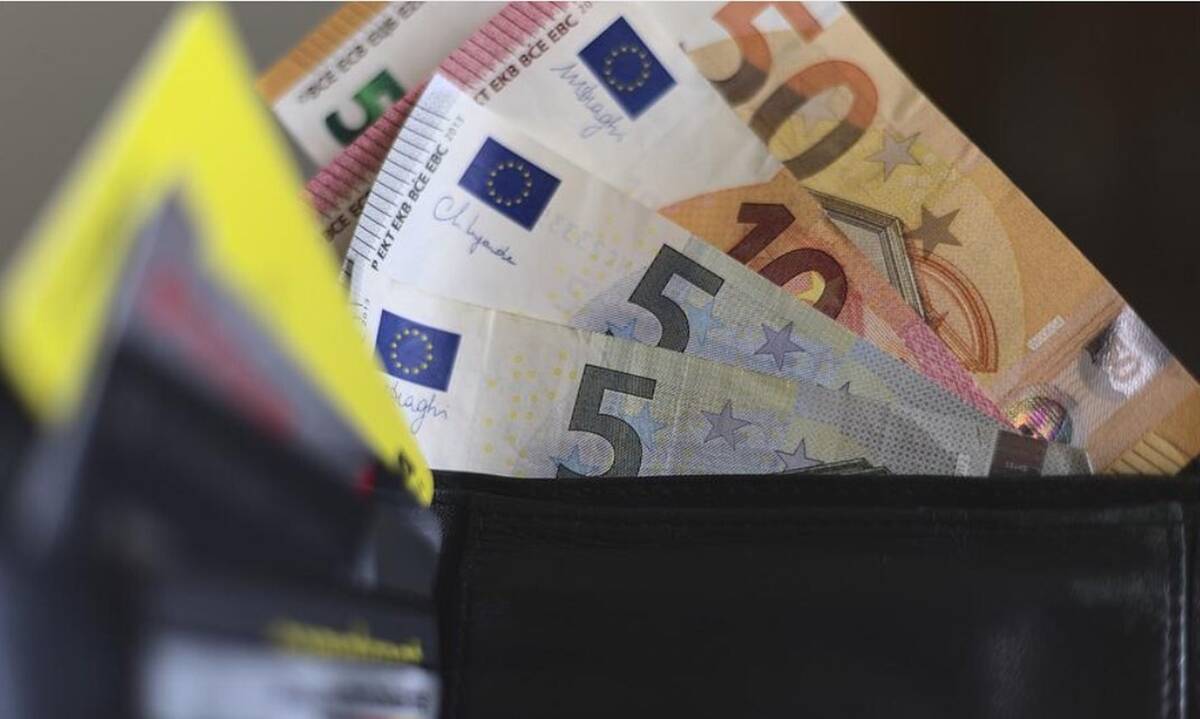 Συντάξεις: Πάνω από 700 ευρώ αύξηση - Ποιοι πάνε ΑΤΜ